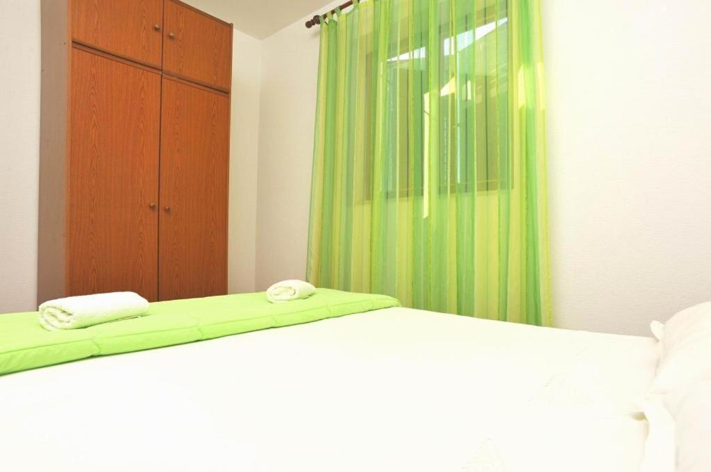 Apartments Lenka Sutivan Quarto foto